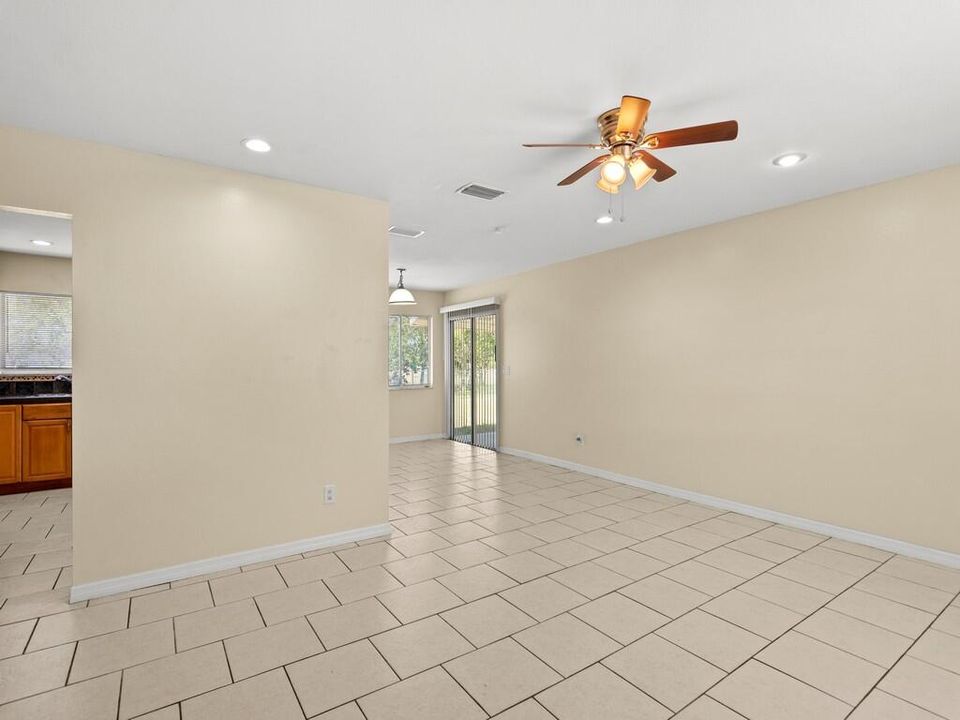 В аренду: $2,250 (2 спален, 2 ванн, 1221 Квадратных фут)