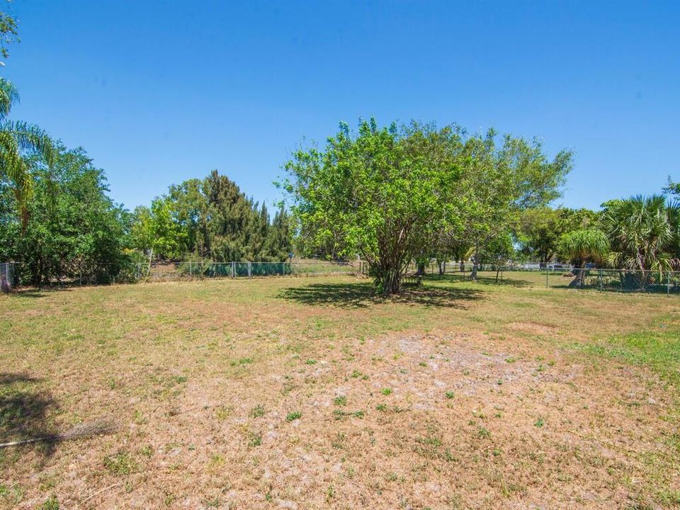 В аренду: $2,250 (2 спален, 2 ванн, 1221 Квадратных фут)