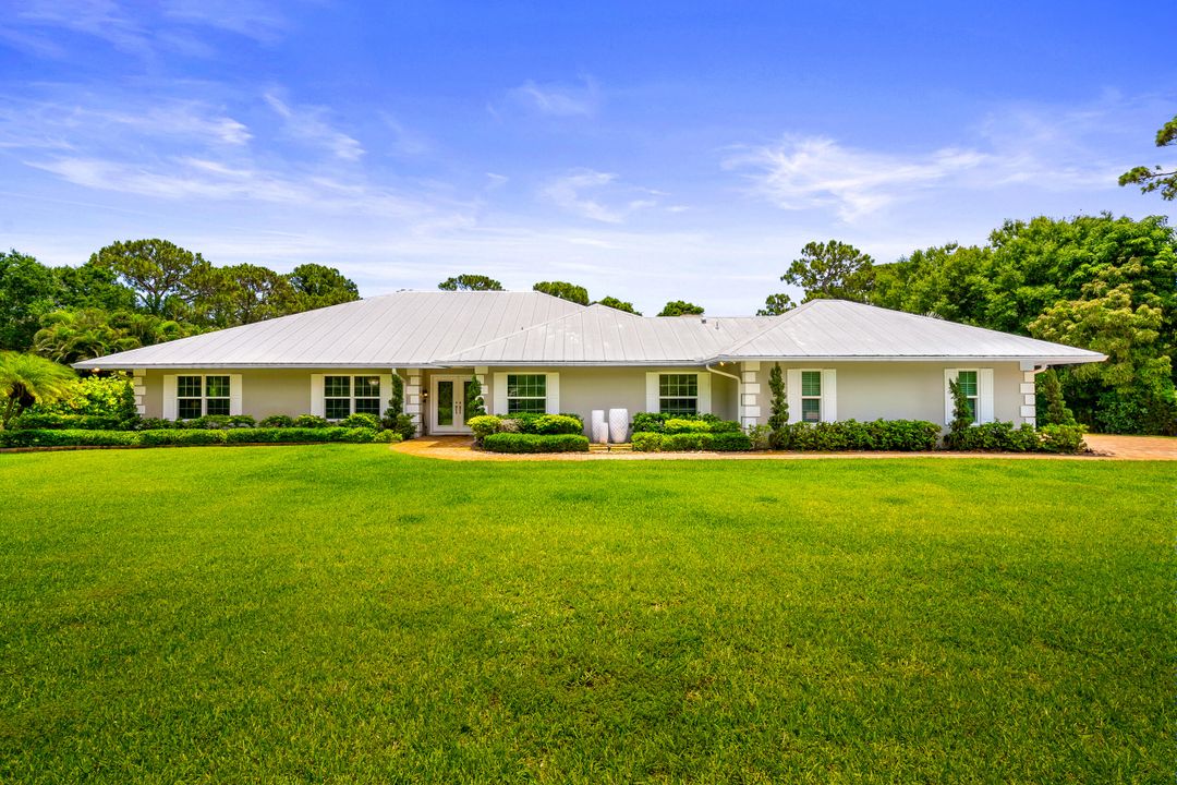 出租: $9,500 (4 贝兹, 3 浴室, 3350 平方英尺)