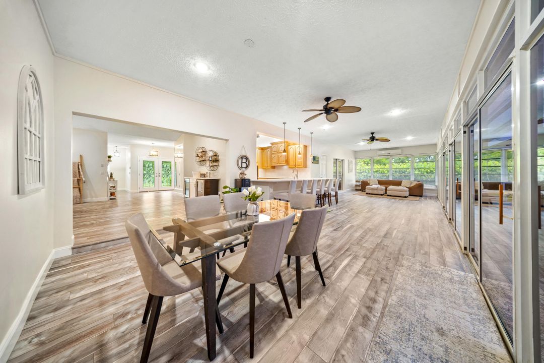 出租: $9,500 (4 贝兹, 3 浴室, 3350 平方英尺)