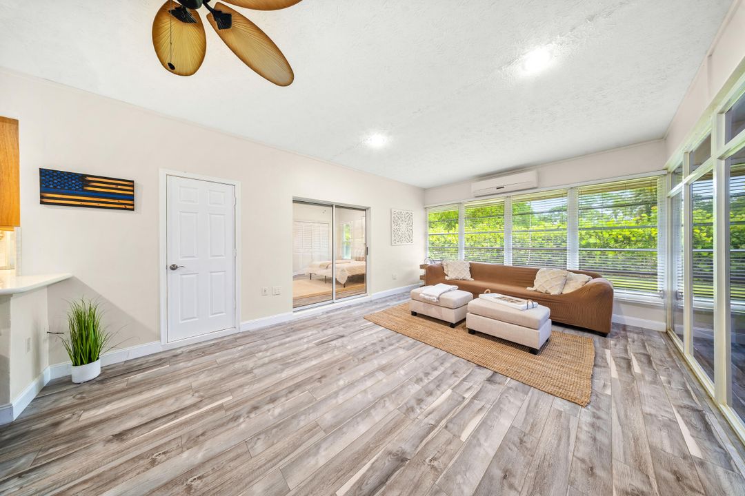 出租: $9,500 (4 贝兹, 3 浴室, 3350 平方英尺)