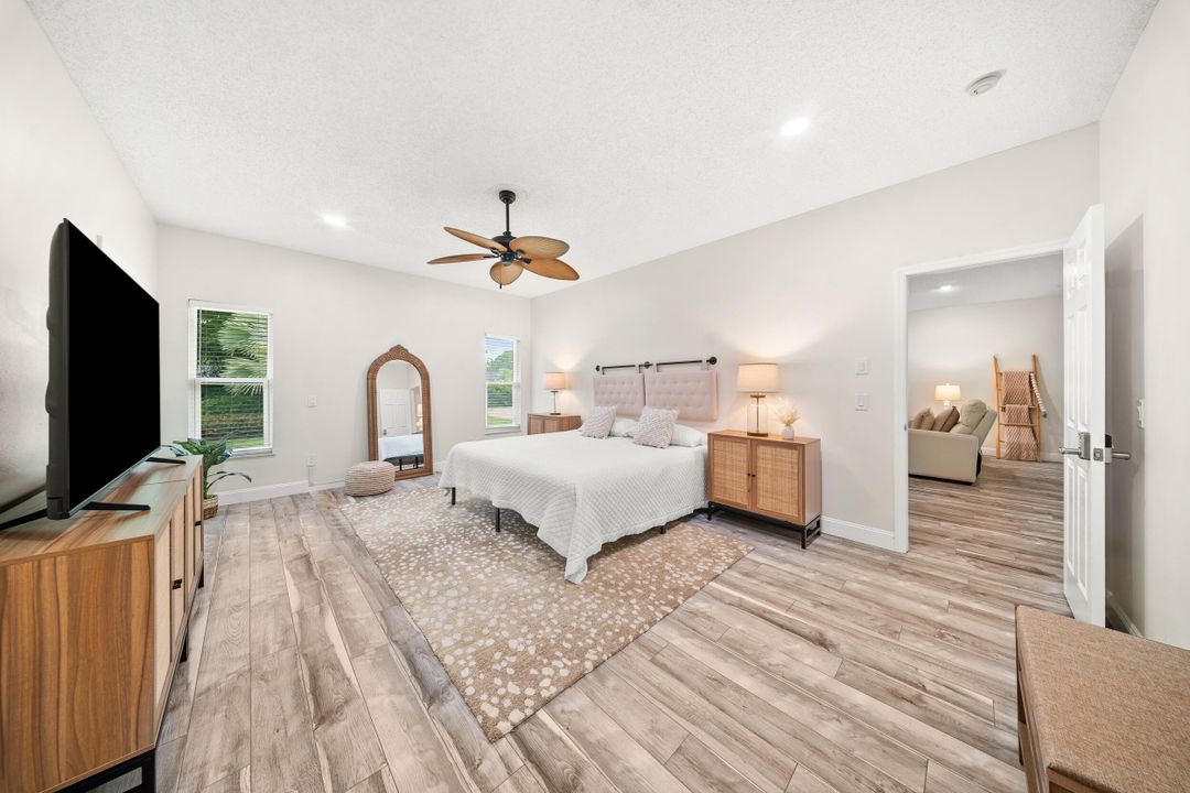 出租: $9,500 (4 贝兹, 3 浴室, 3350 平方英尺)