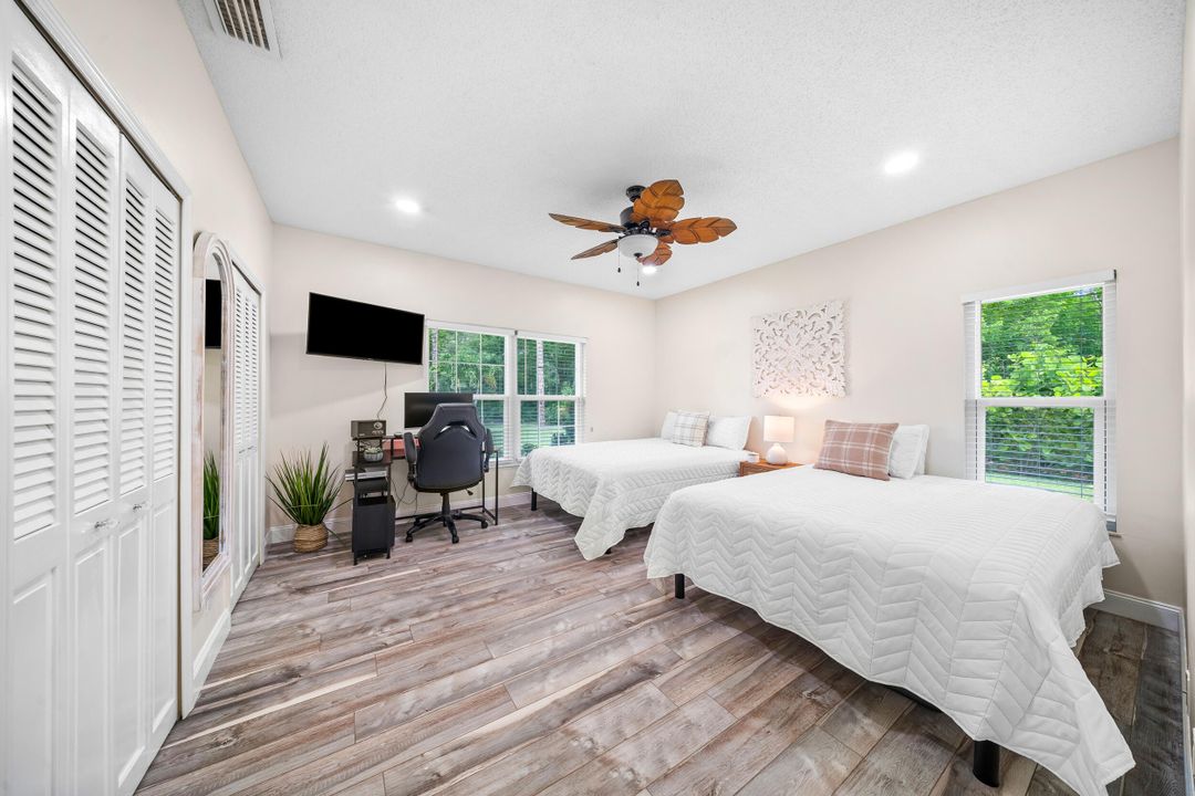 出租: $9,500 (4 贝兹, 3 浴室, 3350 平方英尺)