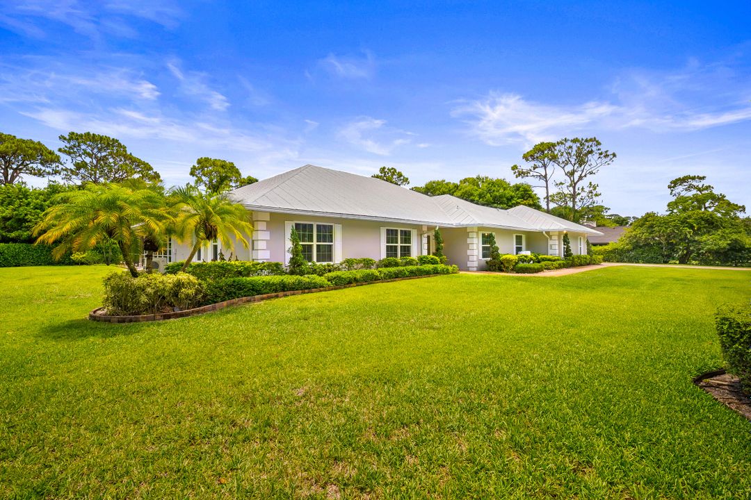 出租: $9,500 (4 贝兹, 3 浴室, 3350 平方英尺)