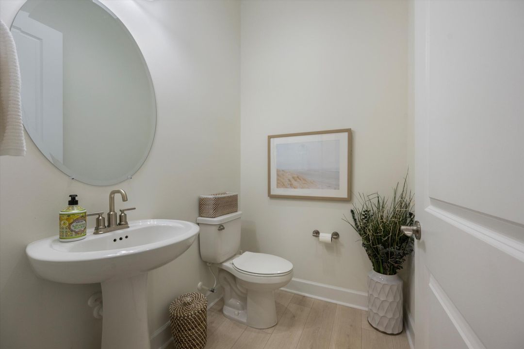 На продажу: $675,000 (4 спален, 2 ванн, 2305 Квадратных фут)