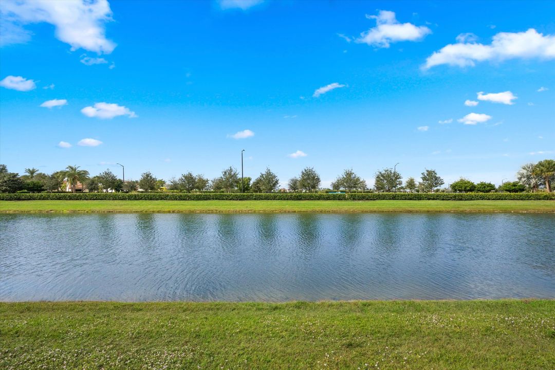 На продажу: $675,000 (4 спален, 2 ванн, 2305 Квадратных фут)