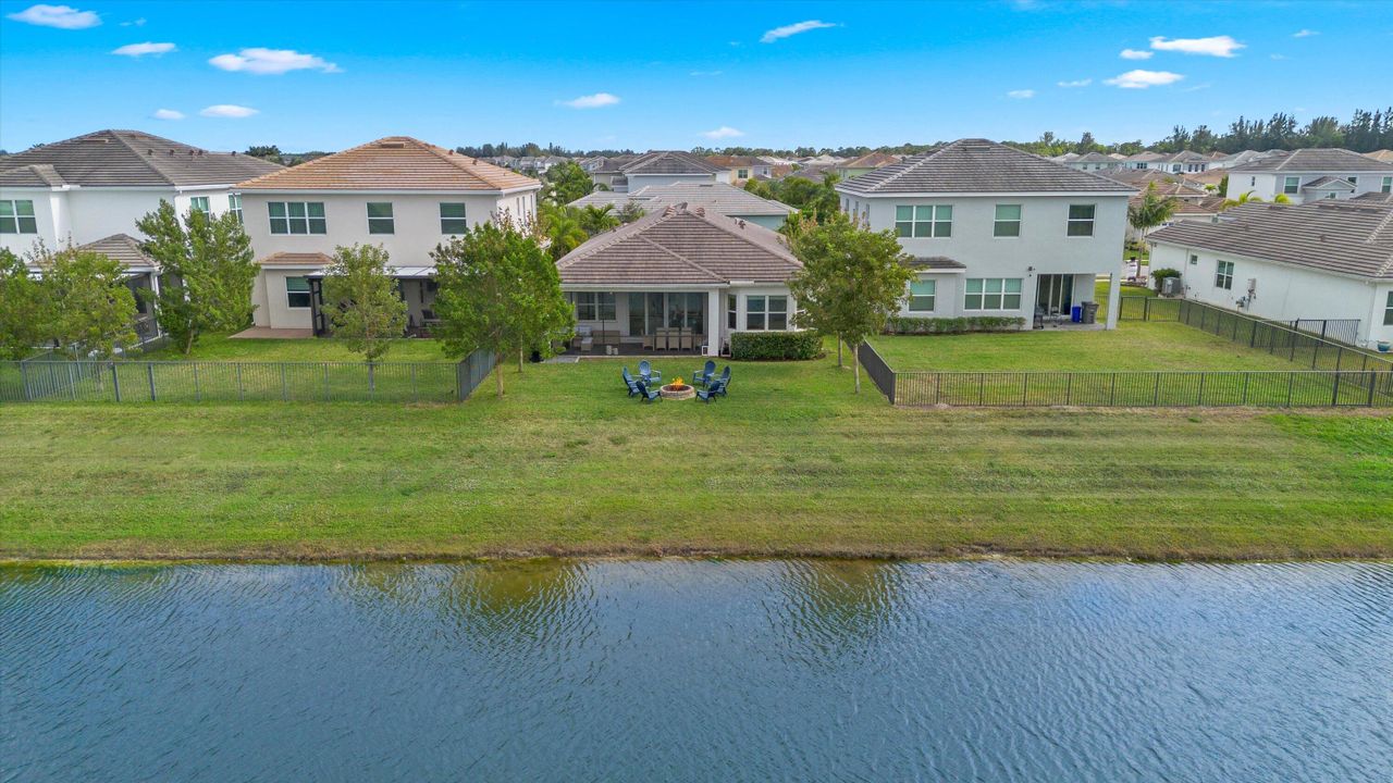 На продажу: $675,000 (4 спален, 2 ванн, 2305 Квадратных фут)