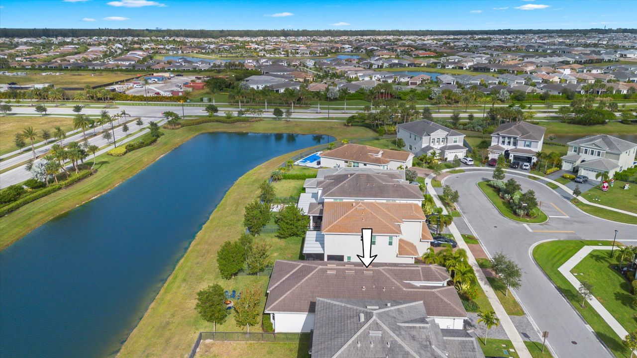 На продажу: $675,000 (4 спален, 2 ванн, 2305 Квадратных фут)