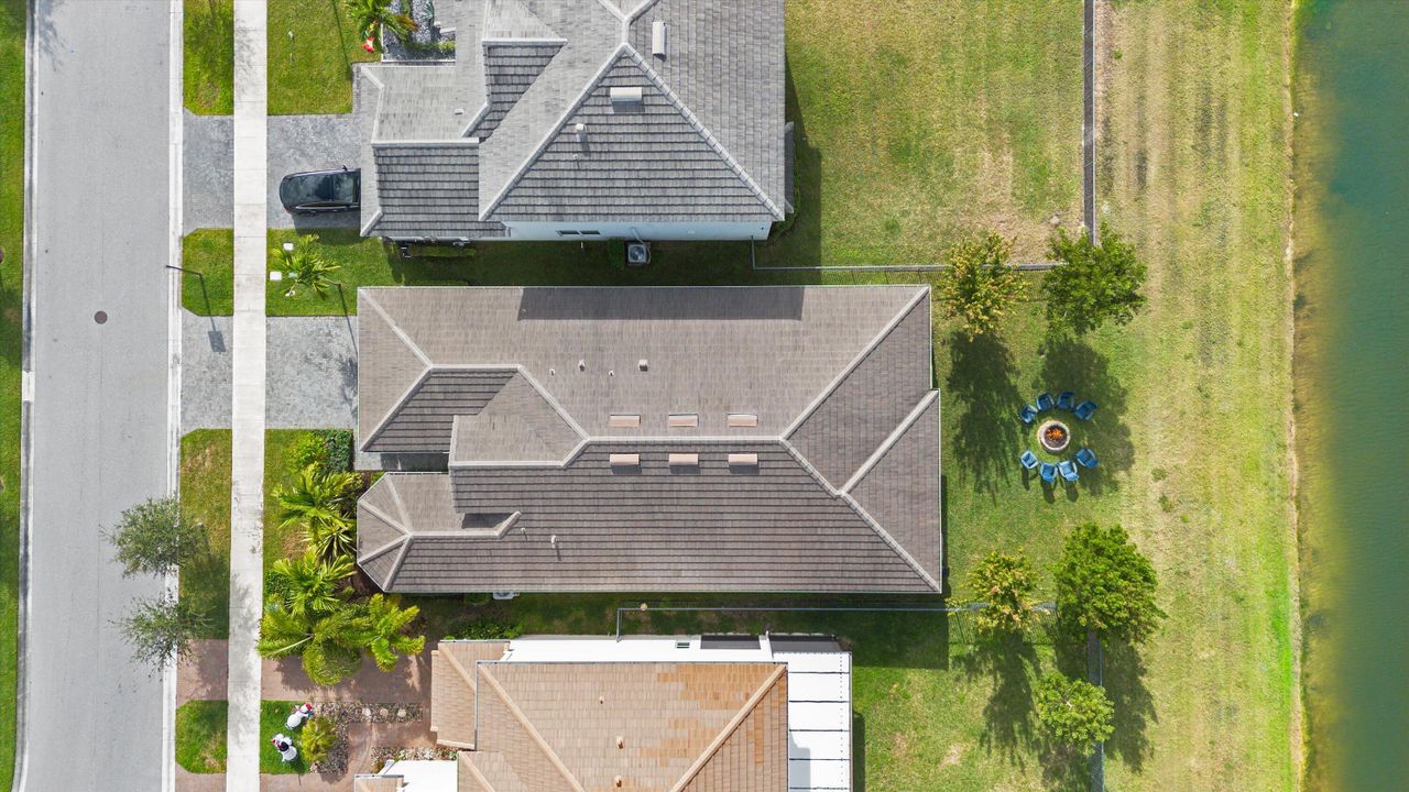 На продажу: $675,000 (4 спален, 2 ванн, 2305 Квадратных фут)