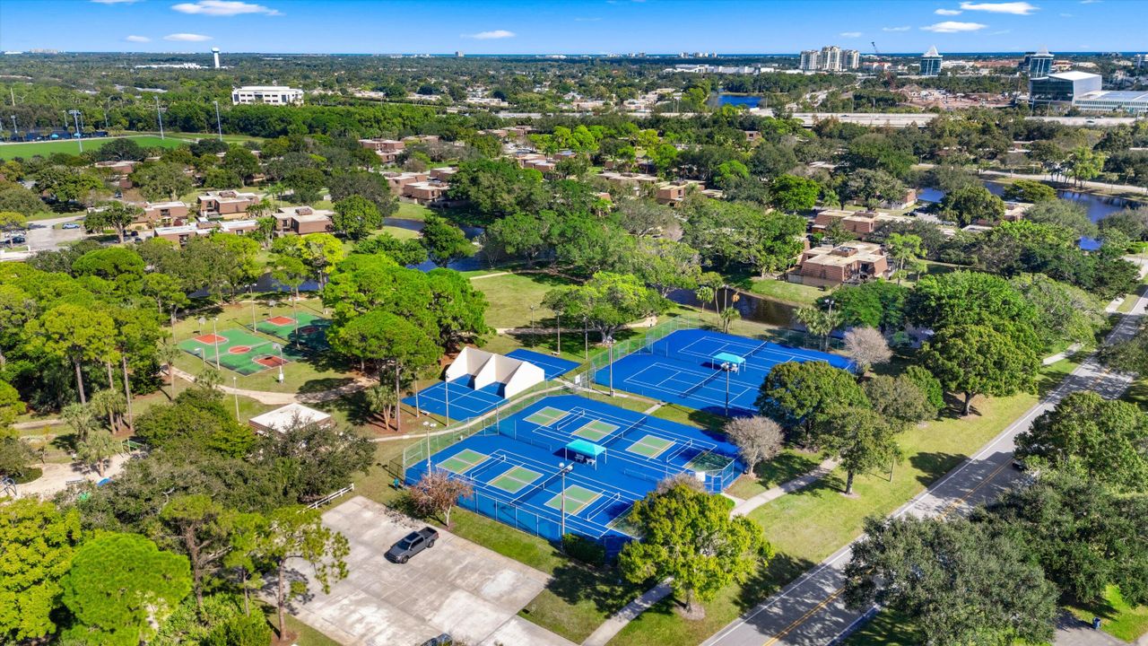 En Venta: $439,000 (3 camas, 2 baños, 1596 Pies cuadrados)