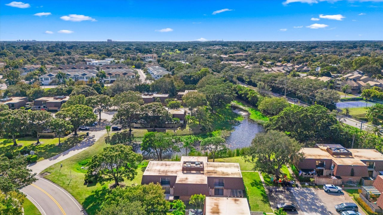 En Venta: $439,000 (3 camas, 2 baños, 1596 Pies cuadrados)