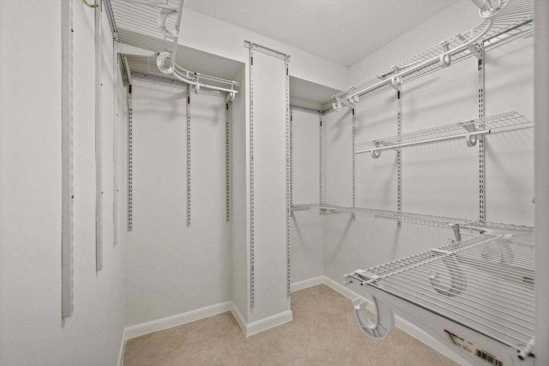 En Venta: $439,000 (3 camas, 2 baños, 1596 Pies cuadrados)