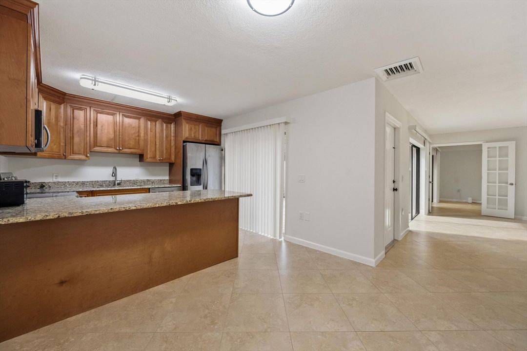 En Venta: $439,000 (3 camas, 2 baños, 1596 Pies cuadrados)