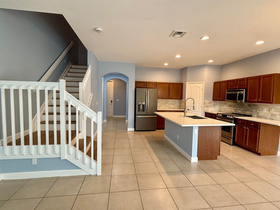 For Rent: $2,700 (3 beds, 2 baths, 1673 Square Feet)