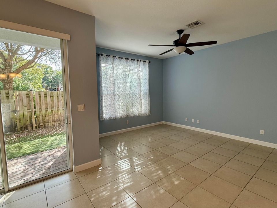 For Rent: $2,700 (3 beds, 2 baths, 1673 Square Feet)