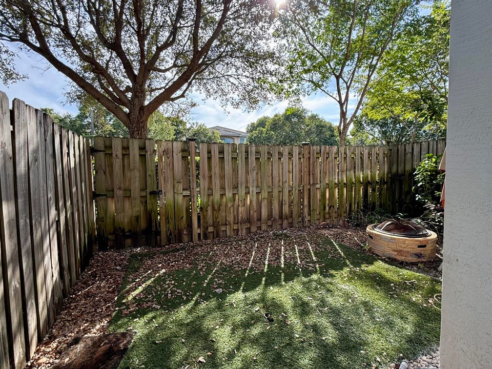 For Rent: $2,700 (3 beds, 2 baths, 1673 Square Feet)