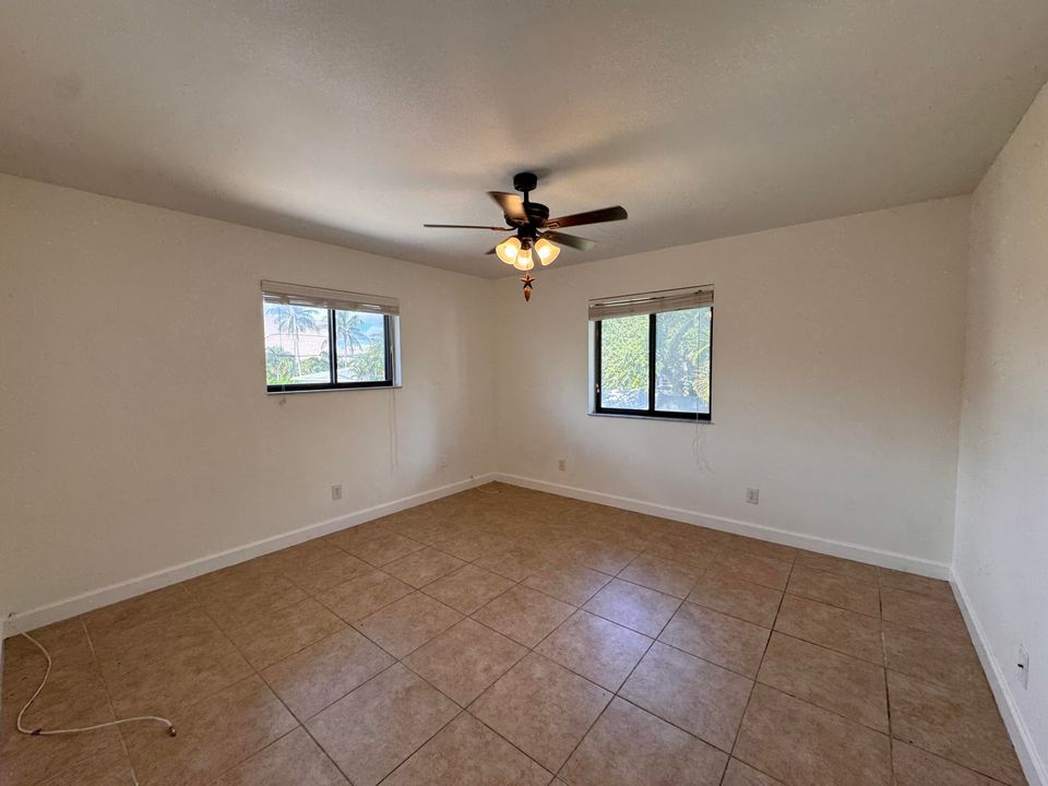 В аренду: $2,250 (2 спален, 2 ванн, 1159 Квадратных фут)