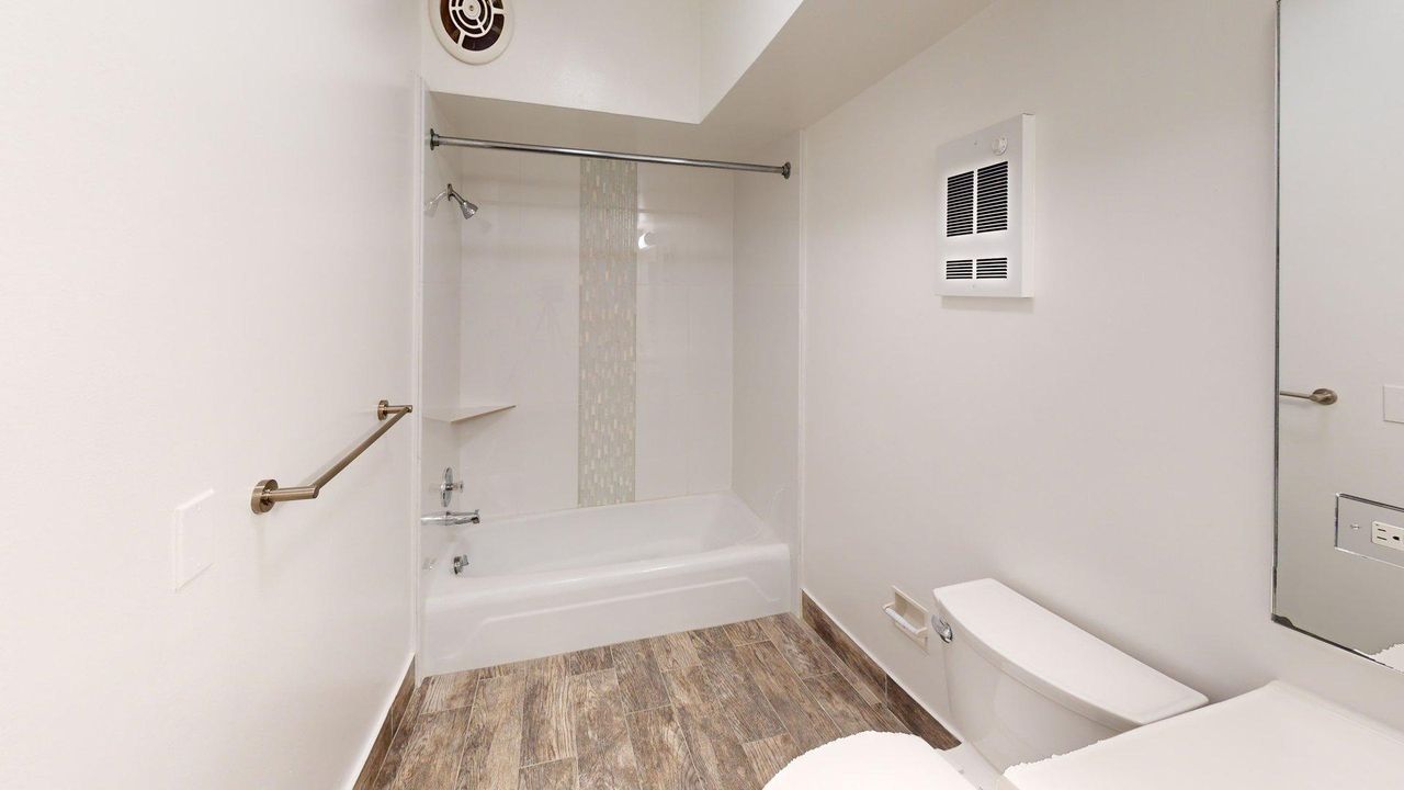 For Rent: $2,220 (1 beds, 1 baths, 710 Square Feet)