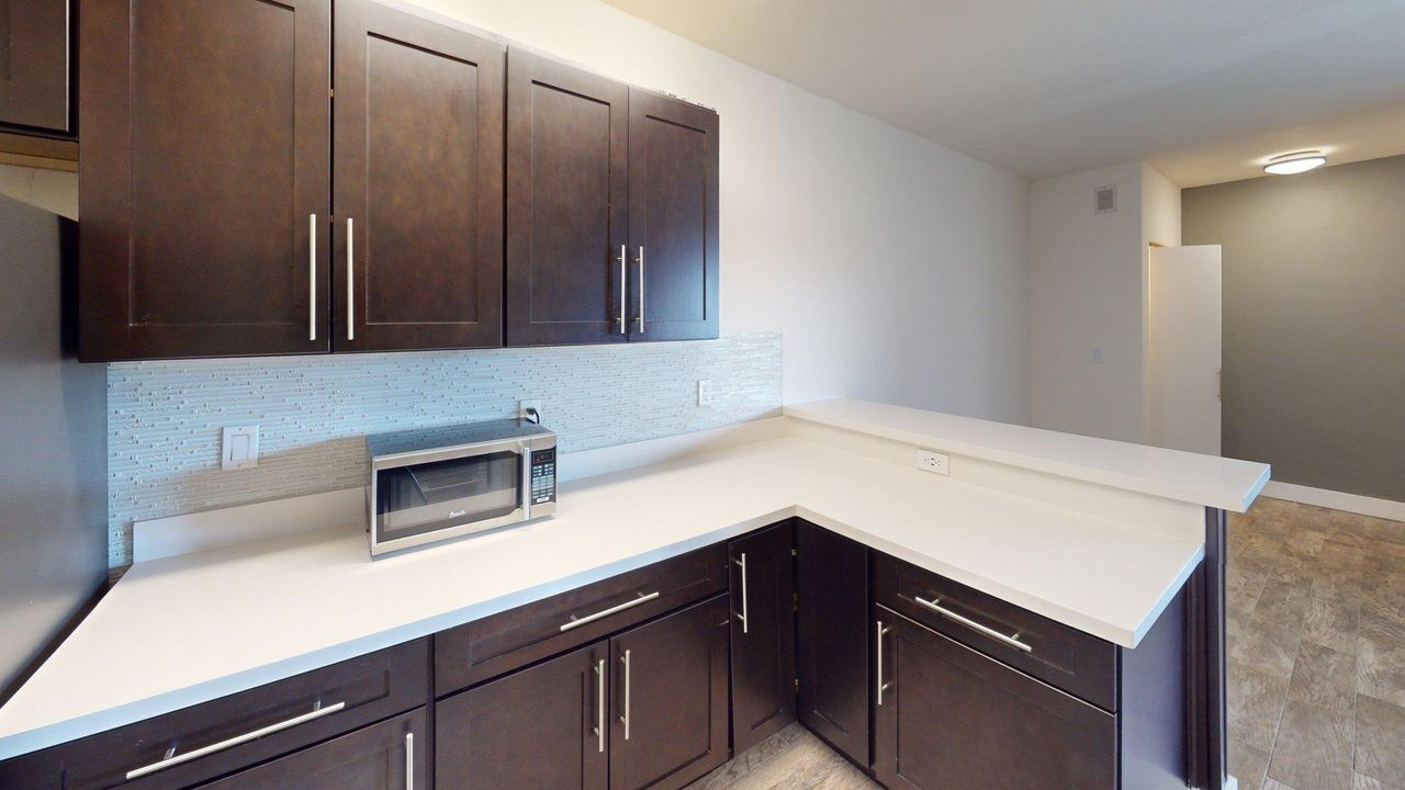 For Rent: $2,220 (1 beds, 1 baths, 710 Square Feet)