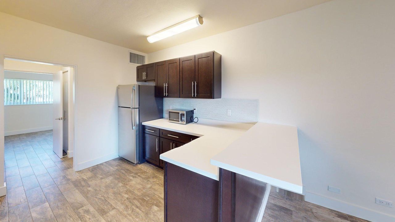For Rent: $2,220 (1 beds, 1 baths, 710 Square Feet)