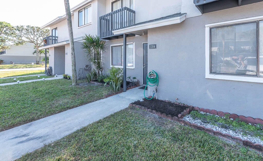 For Rent: $2,350 (3 beds, 2 baths, 1260 Square Feet)