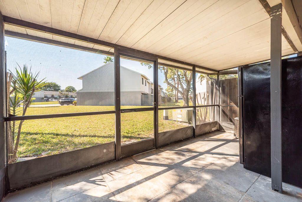 For Rent: $2,350 (3 beds, 2 baths, 1260 Square Feet)