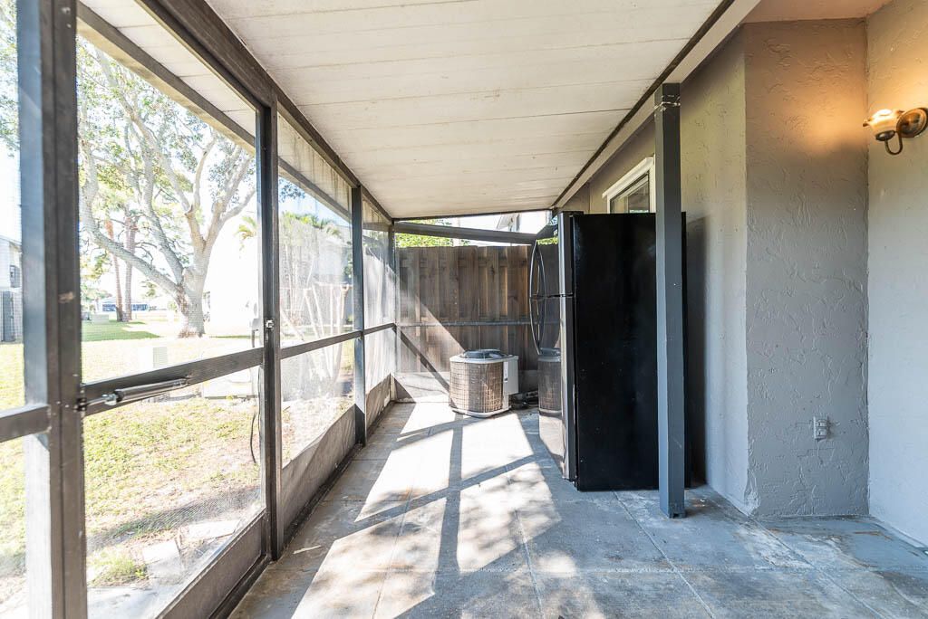 For Rent: $2,350 (3 beds, 2 baths, 1260 Square Feet)