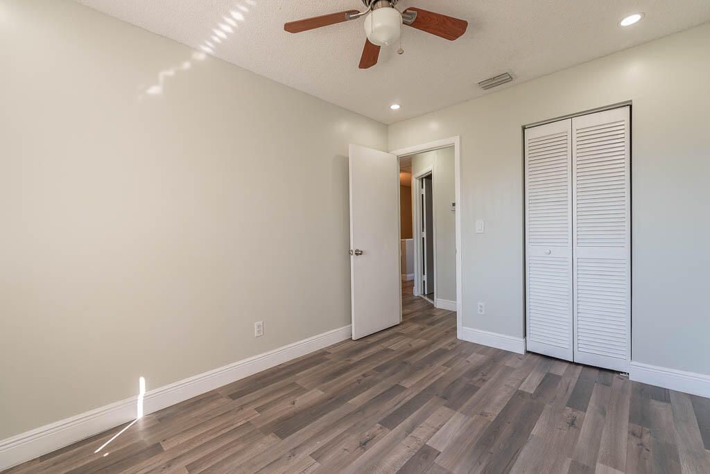 For Rent: $2,350 (3 beds, 2 baths, 1260 Square Feet)