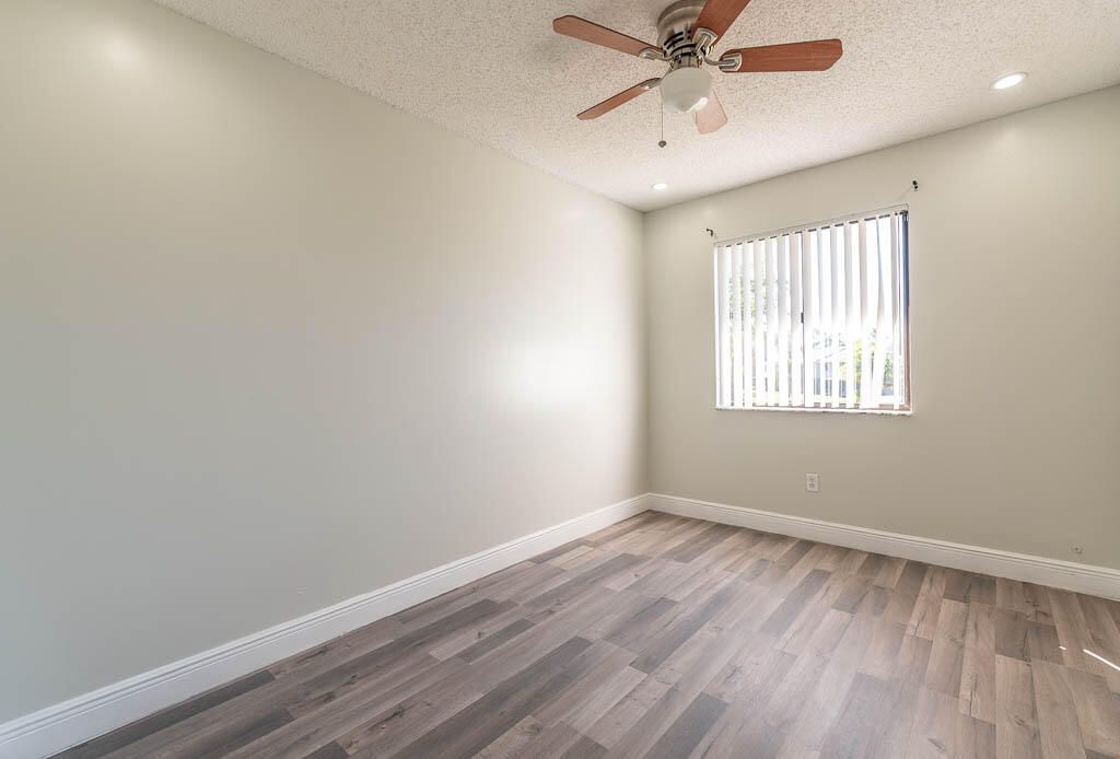 For Rent: $2,350 (3 beds, 2 baths, 1260 Square Feet)