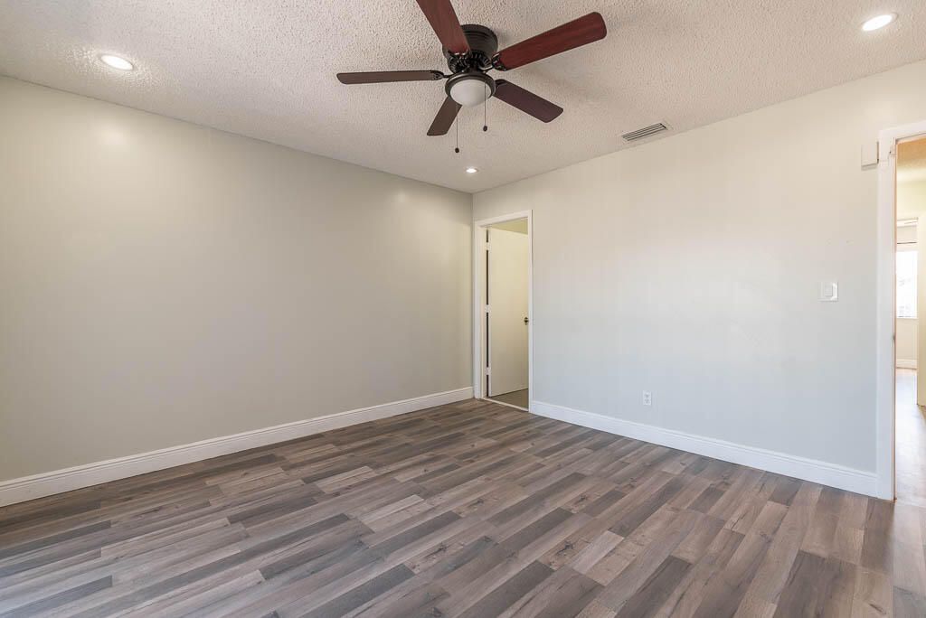 For Rent: $2,350 (3 beds, 2 baths, 1260 Square Feet)