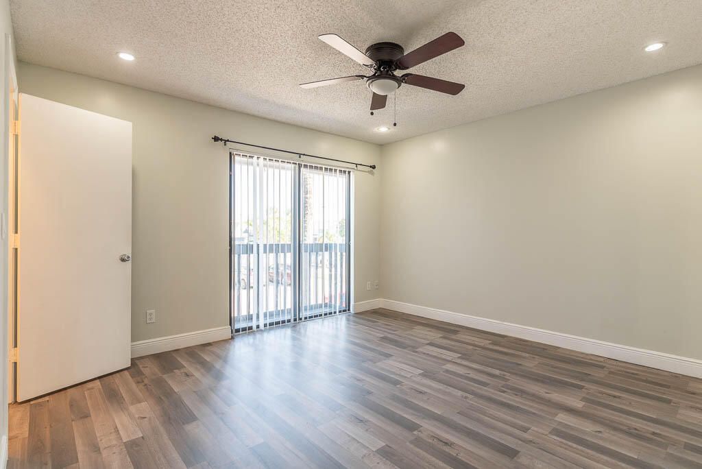 For Rent: $2,350 (3 beds, 2 baths, 1260 Square Feet)