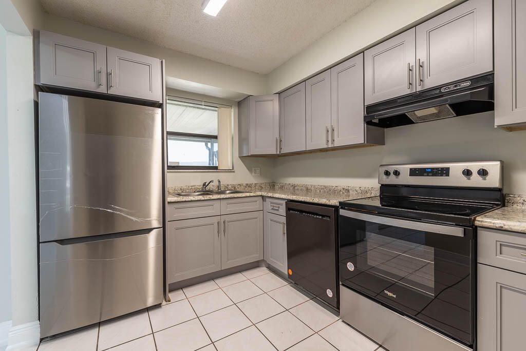 For Rent: $2,350 (3 beds, 2 baths, 1260 Square Feet)