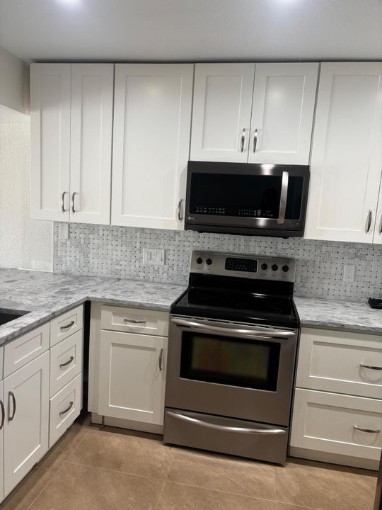 For Rent: $2,600 (2 beds, 2 baths, 1127 Square Feet)