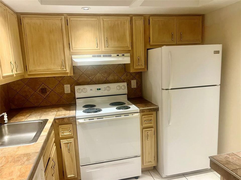 For Rent: $1,650 (1 beds, 1 baths, 768 Square Feet)