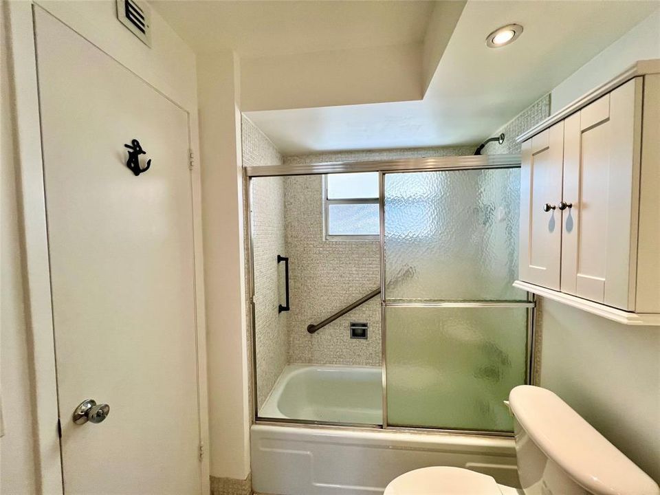 For Rent: $1,650 (1 beds, 1 baths, 768 Square Feet)