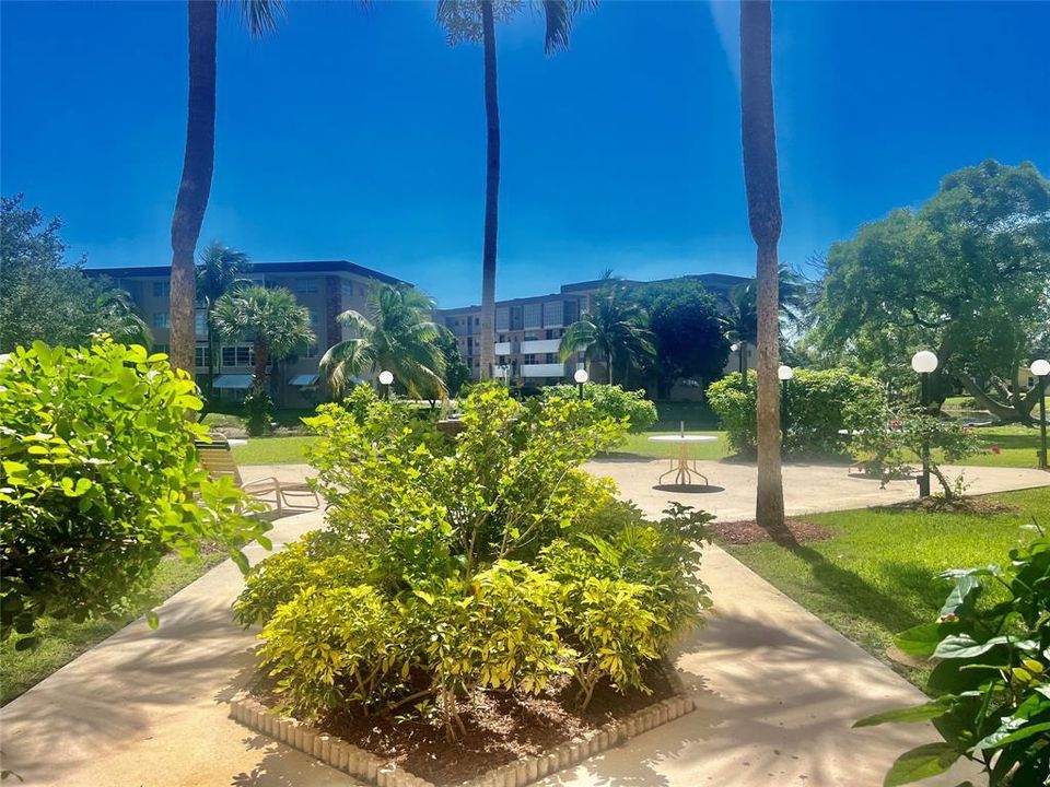 For Rent: $1,650 (1 beds, 1 baths, 768 Square Feet)