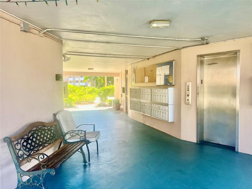 For Rent: $1,650 (1 beds, 1 baths, 768 Square Feet)