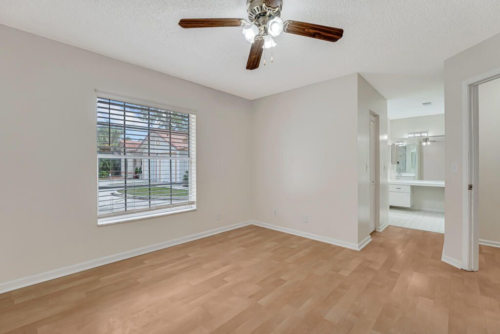 For Rent: $2,500 (2 beds, 2 baths, 1046 Square Feet)