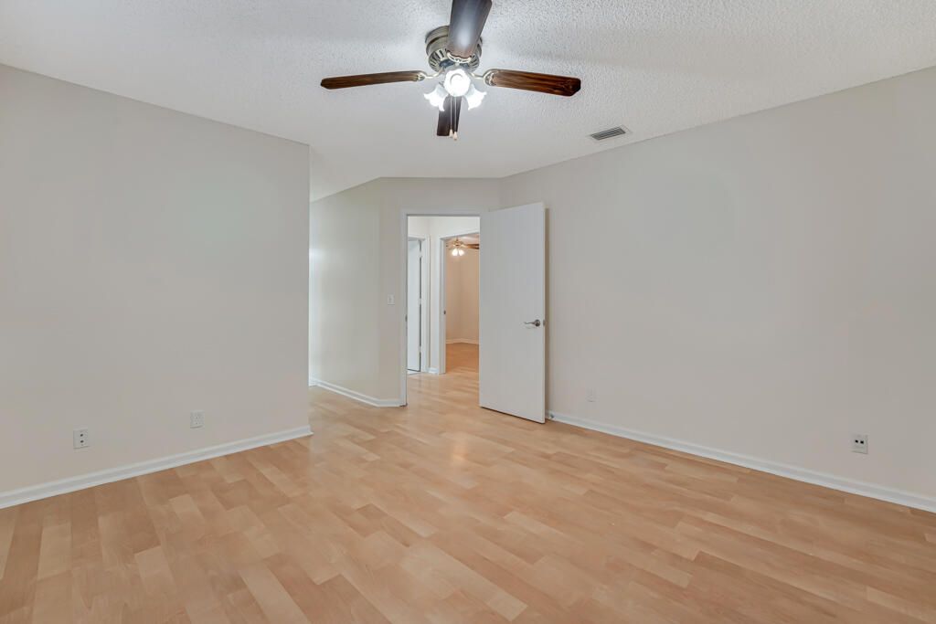 For Rent: $2,500 (2 beds, 2 baths, 1046 Square Feet)