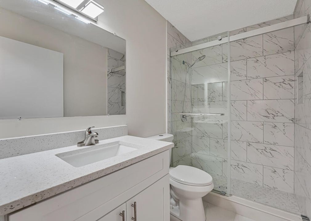 For Rent: $2,500 (2 beds, 2 baths, 1046 Square Feet)