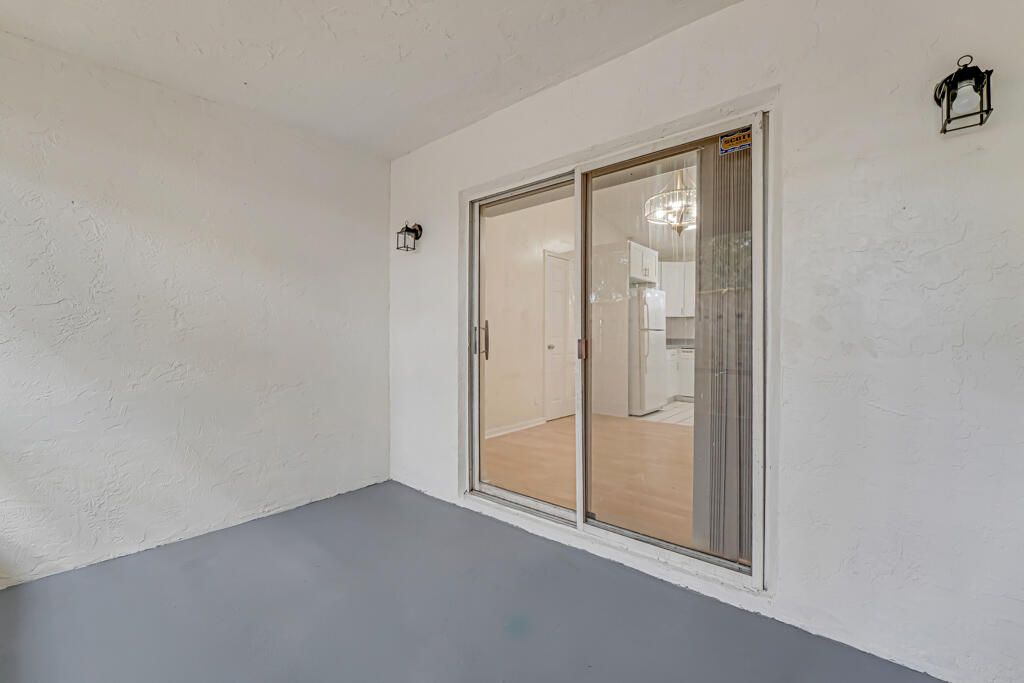 For Rent: $2,500 (2 beds, 2 baths, 1046 Square Feet)