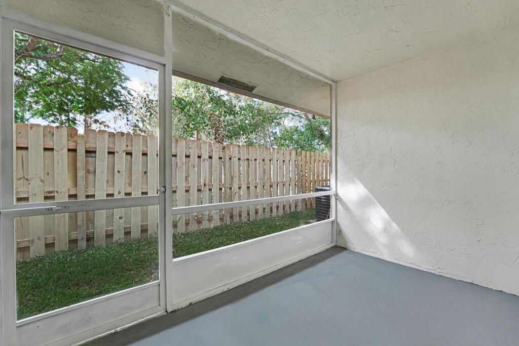 For Rent: $2,500 (2 beds, 2 baths, 1046 Square Feet)