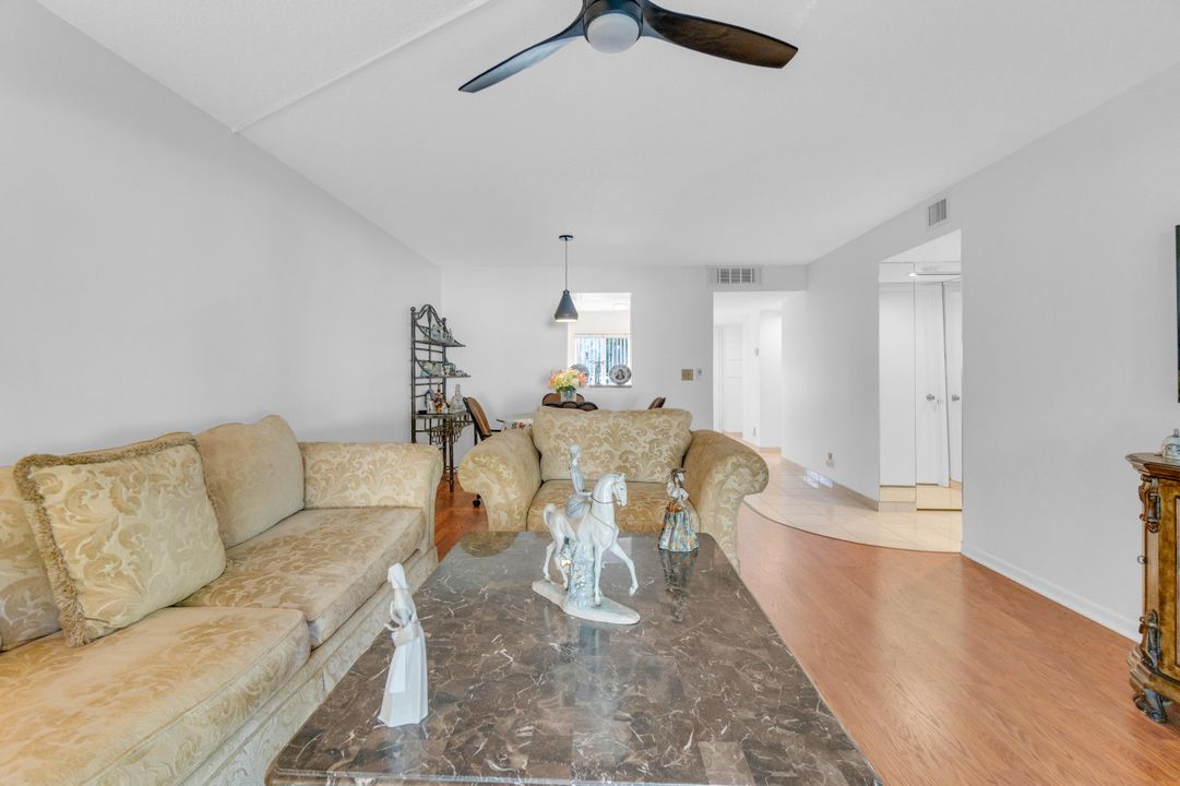 En Venta: $179,000 (2 camas, 2 baños, 1080 Pies cuadrados)