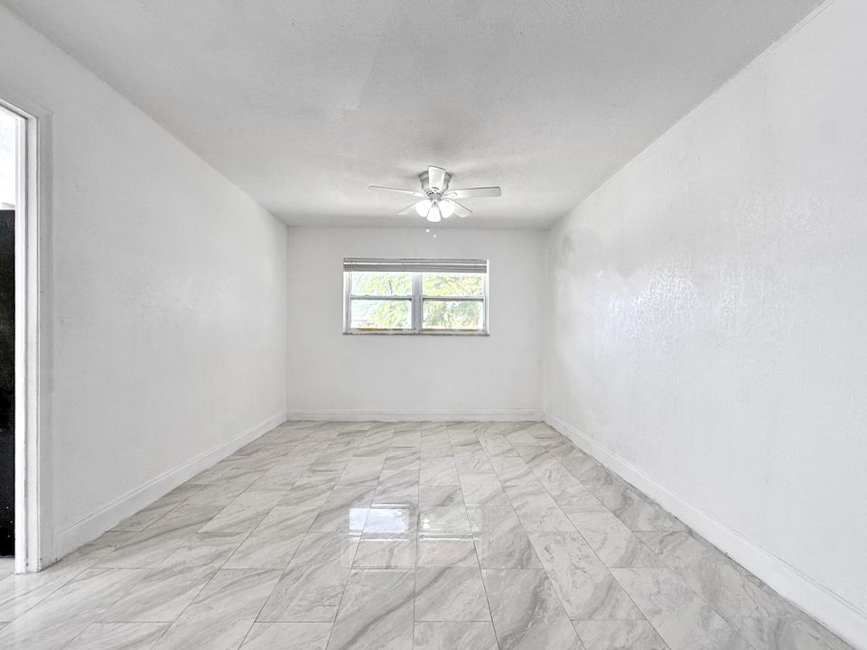 En Renta: $1,900 (2 camas, 2 baños, 1100 Pies cuadrados)