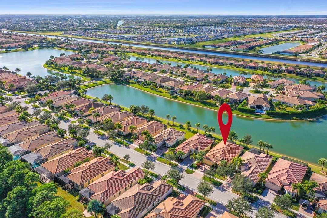 En Venta: $645,500 (3 camas, 2 baños, 2255 Pies cuadrados)