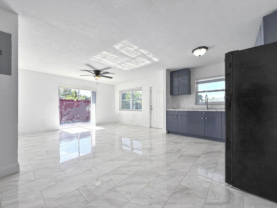 En Renta: $1,900 (2 camas, 2 baños, 1100 Pies cuadrados)