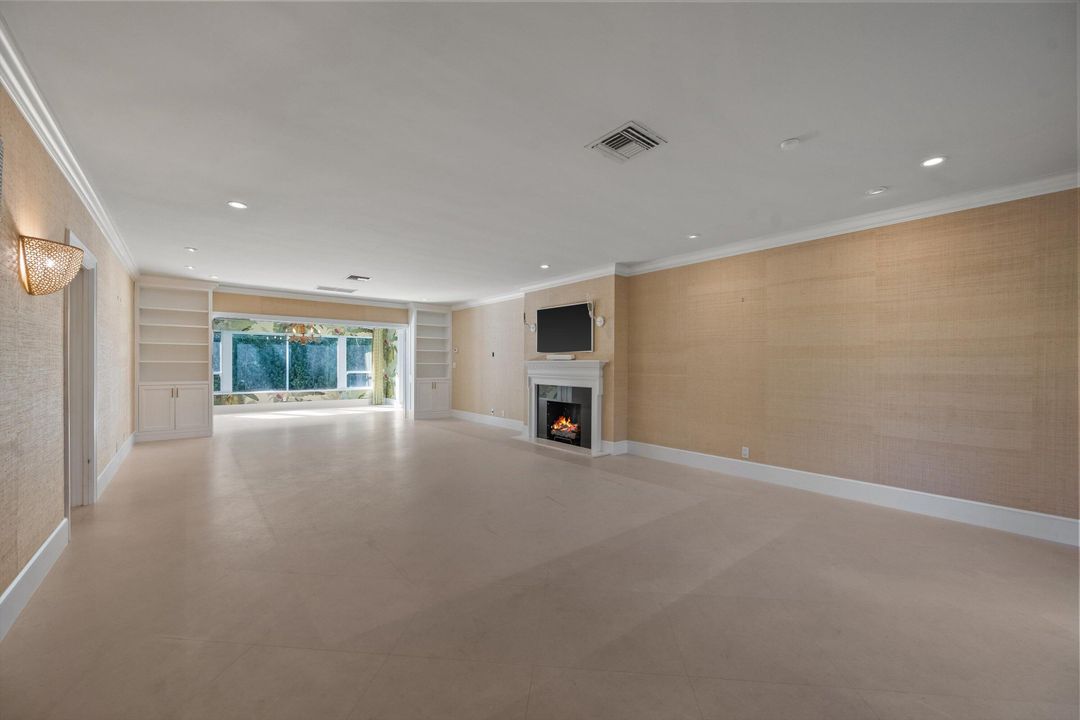 出租: $30,000 (4 贝兹, 3 浴室, 2795 平方英尺)