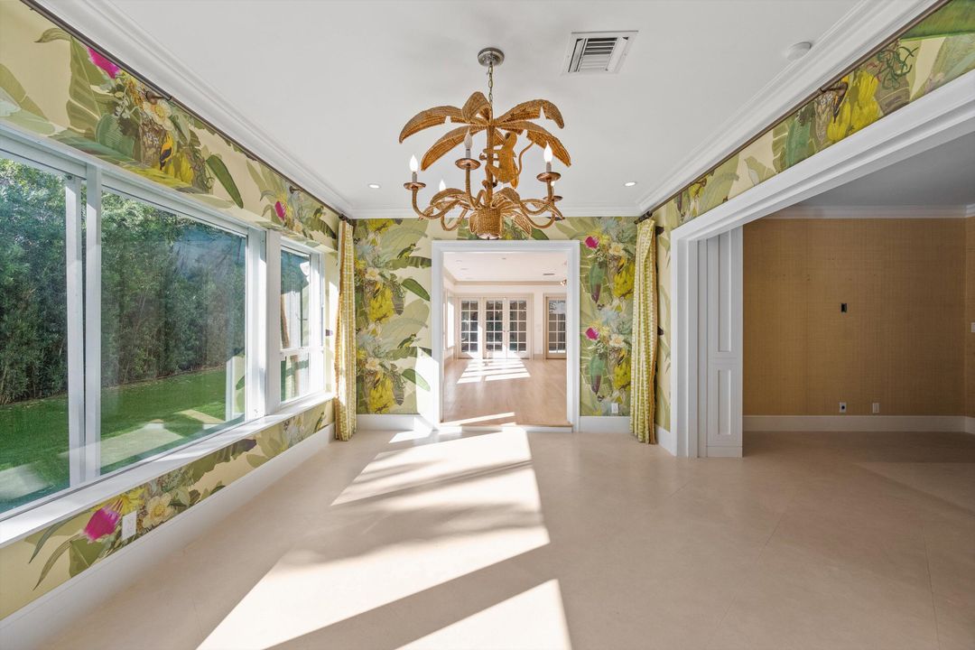 出租: $30,000 (4 贝兹, 3 浴室, 2795 平方英尺)