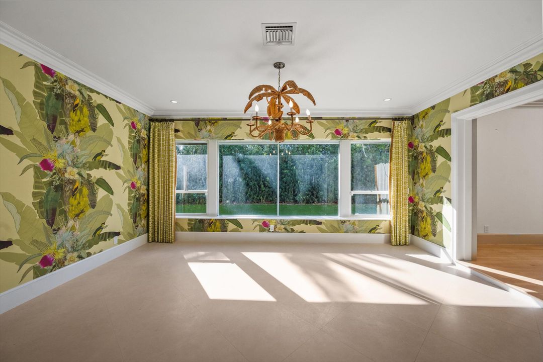 出租: $30,000 (4 贝兹, 3 浴室, 2795 平方英尺)