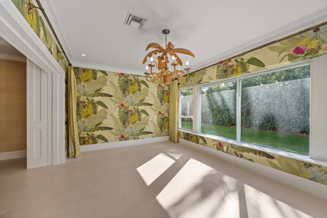 出租: $30,000 (4 贝兹, 3 浴室, 2795 平方英尺)